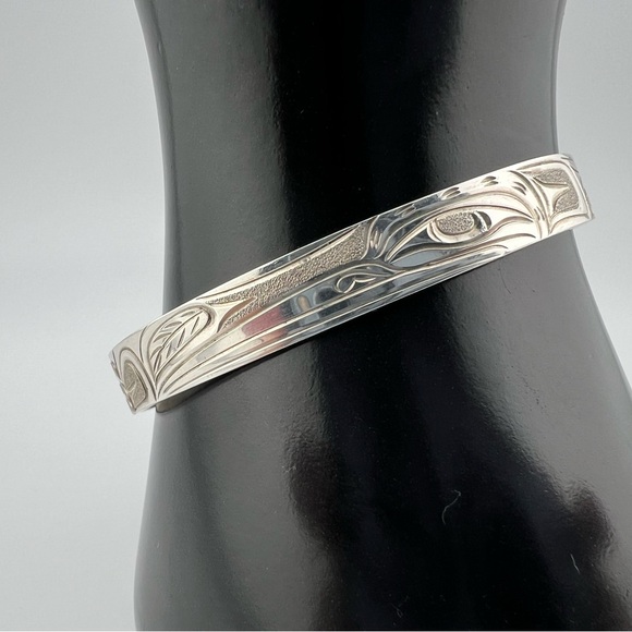 First Nations Joe Descoteaux Hummingbird Sterling Silver Totum Cuff Bracelet